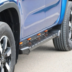 Praguri laterale M30 Toyota Hilux (2015+) AQM4WD