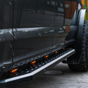 Praguri laterale Q30 Toyota Hilux (2021+) AQM4WD